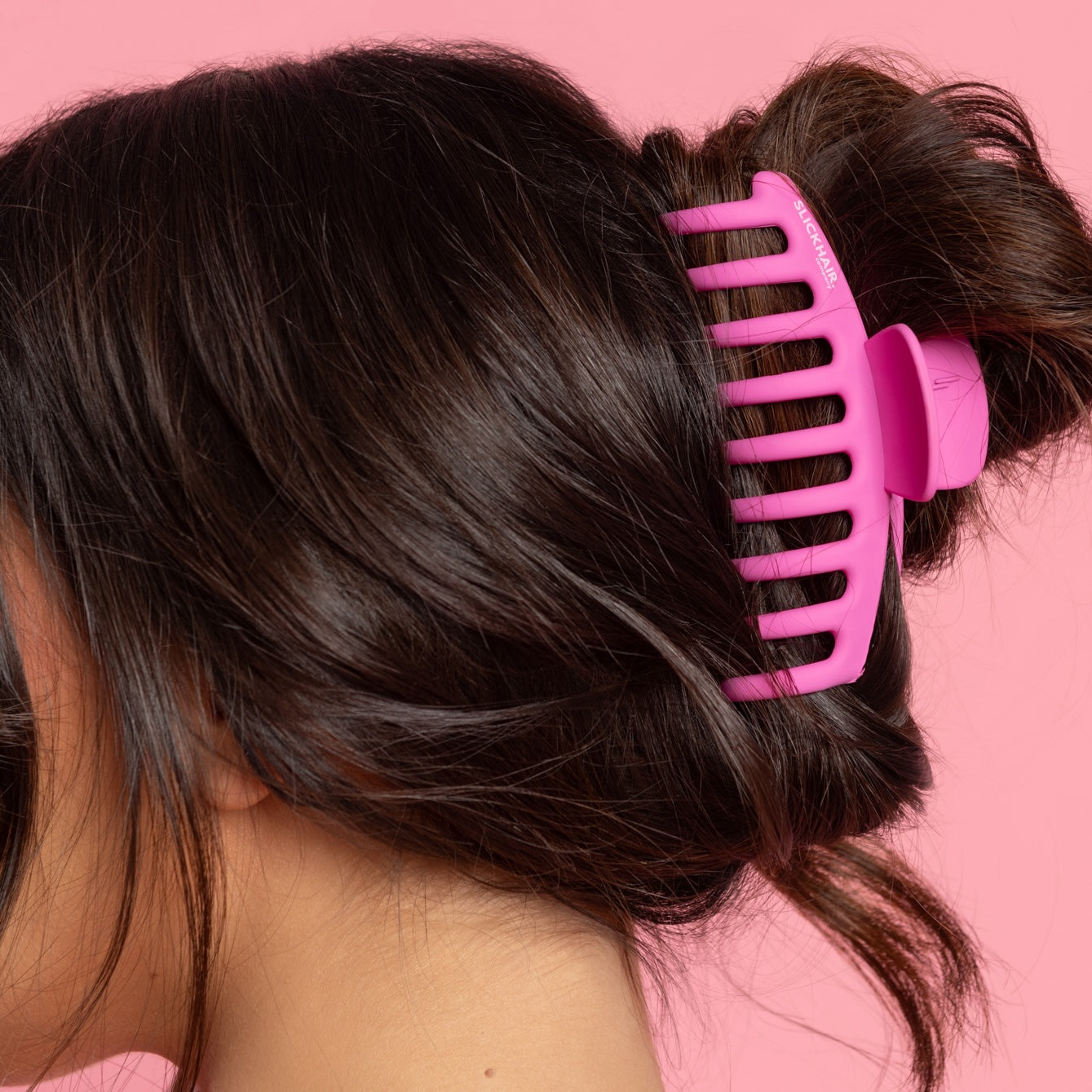 Claw_Clip_in_Hair_bc304066-70ab-44a4-9ff2-8f850e1a90c7.jpg
